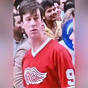 Detroit Red Wings Gordy Howe Red Ringer Short Sleeve Hockey Tee White  Ptp 23 L